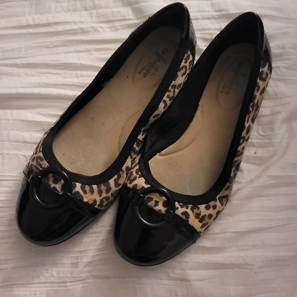 Clarks flats